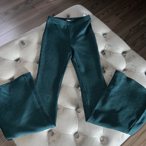 Two piece set - Picture 6 of 6